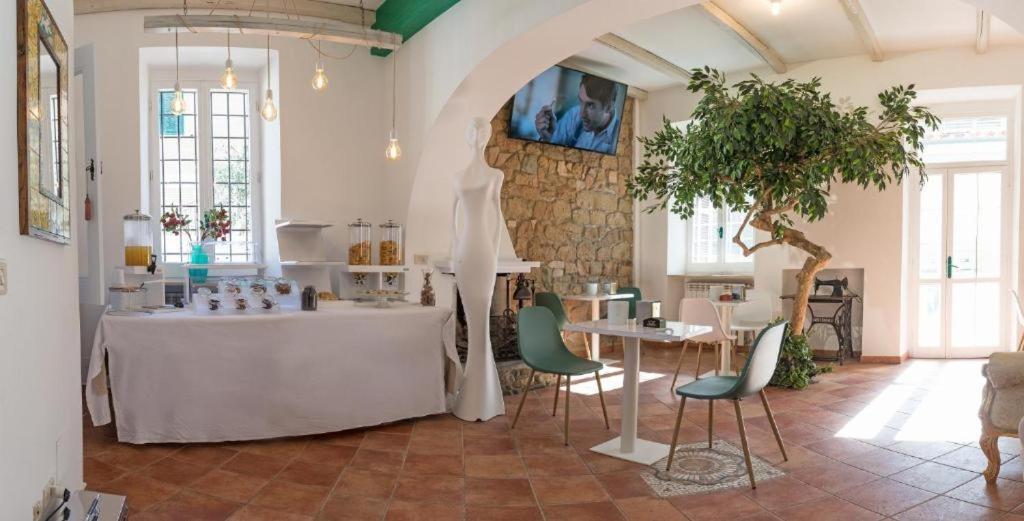 Ostia Holiday Greed Palace Extérieur photo